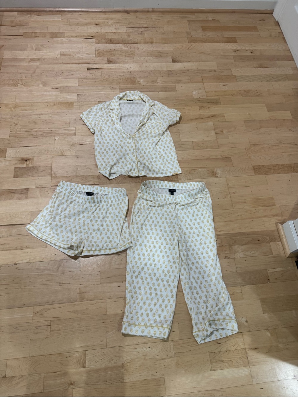 Tahari Cream and Yellow Pineapple Kids Pajama Set - Top, Shorts & Capris